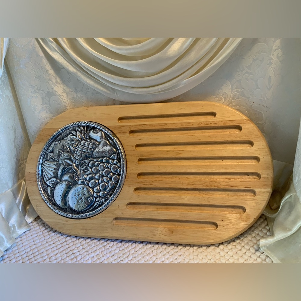 WOODEN CHEESE & CRACKER BOARD